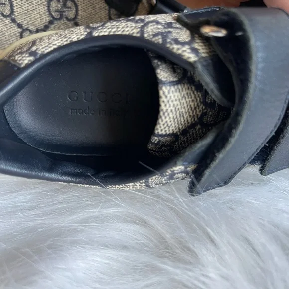 Gucci unisex toddler shoes. Size 23. In good condition - Picture 8 of 10